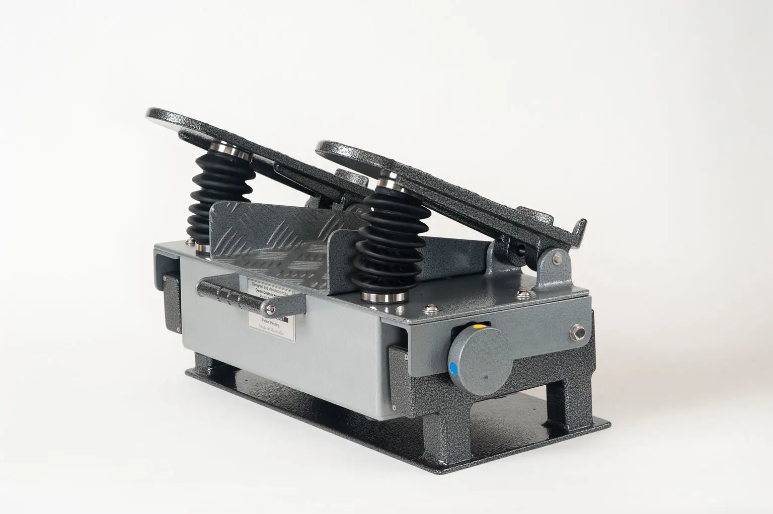 Swing Pedal with Bracket Mount